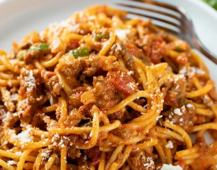 Delicious one pot spaghetti dish with fresh ingredients and herbs.